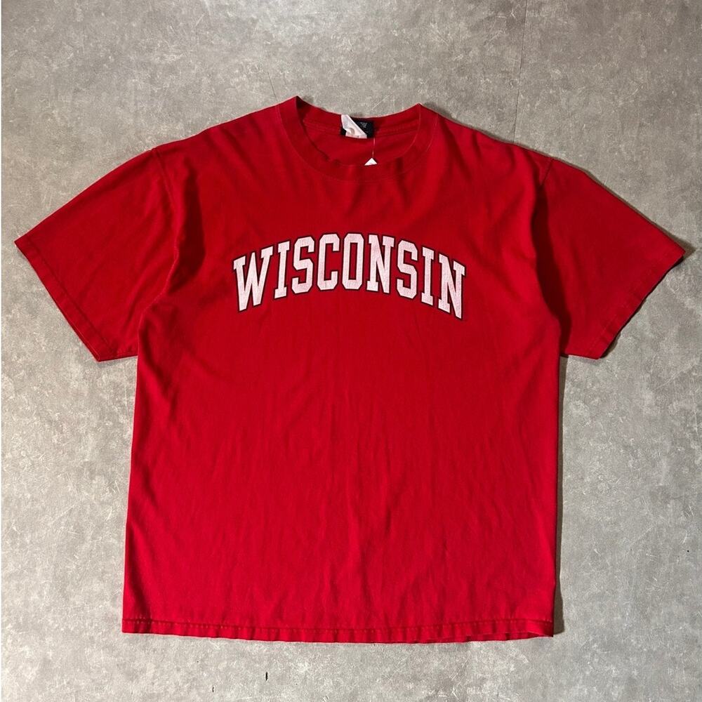 2000's Vintage Wisconsin Badgers Red T-Shirt -XL